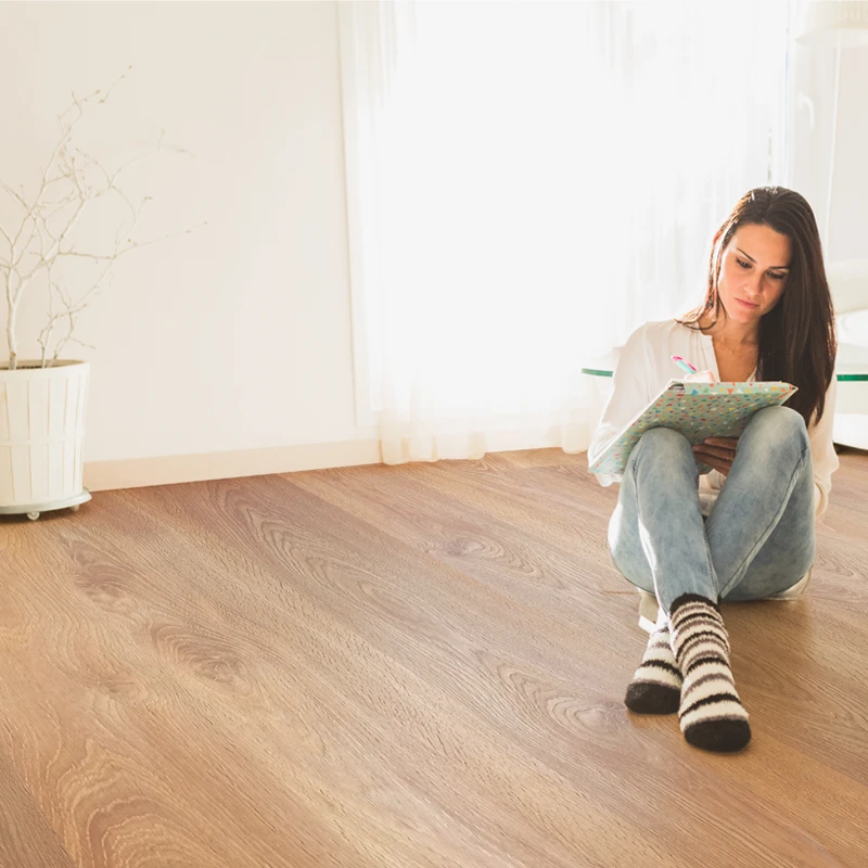 Suelo Laminado AC5 8mm Roble Fuego