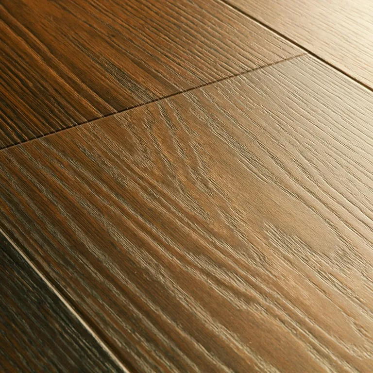 Tarima Laminada Roble Ahumado QUICK STEP | AC4 | Instalación Flotante en Click | Resistencia Agua