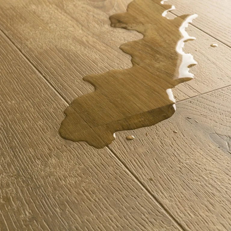 Tarima Laminada Roble Centeno QUICK STEP | AC4 | Instalación Flotante en Click | Resistencia Agua