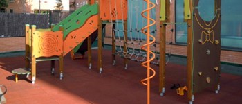 Suelos de Caucho en losetas o bobinas para zonas infantiles, zonas de ocio y parques